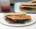 Combo- Arepa Burger + Acompañamiento + Gaseosa