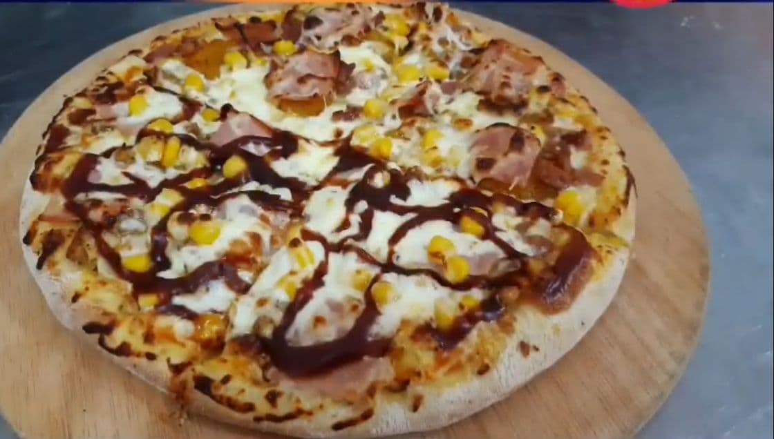 Pizza pequeña Especiales de la Casa Pollo BBQ