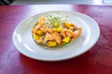 Tostada Mini de Salmón 2 Pzas