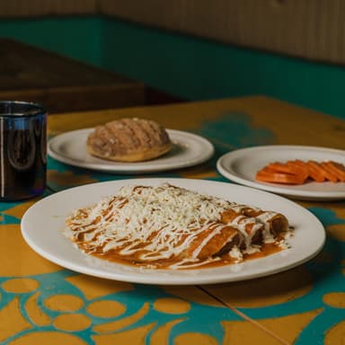 Enchiladas (Verdes o rojas)