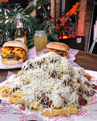 Salchipollo Gigante (Para 2)🌟