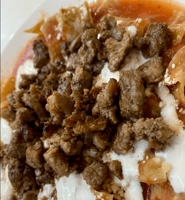 Chilaquiles con Bistec de Res