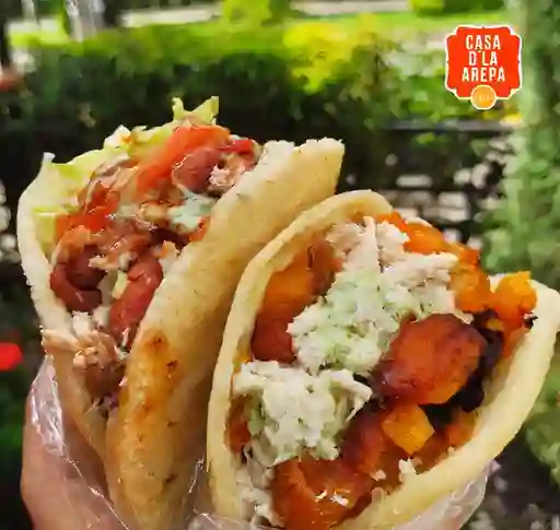 Combo Arepa de Pollo + Bebida