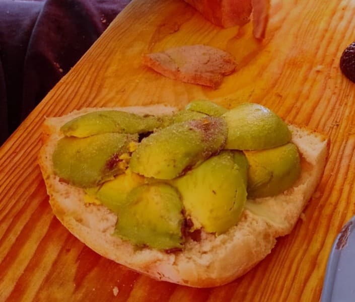 Tostada de Aguacate