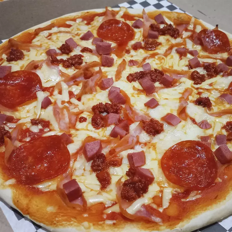 Pizza Tres Carnes Mediana