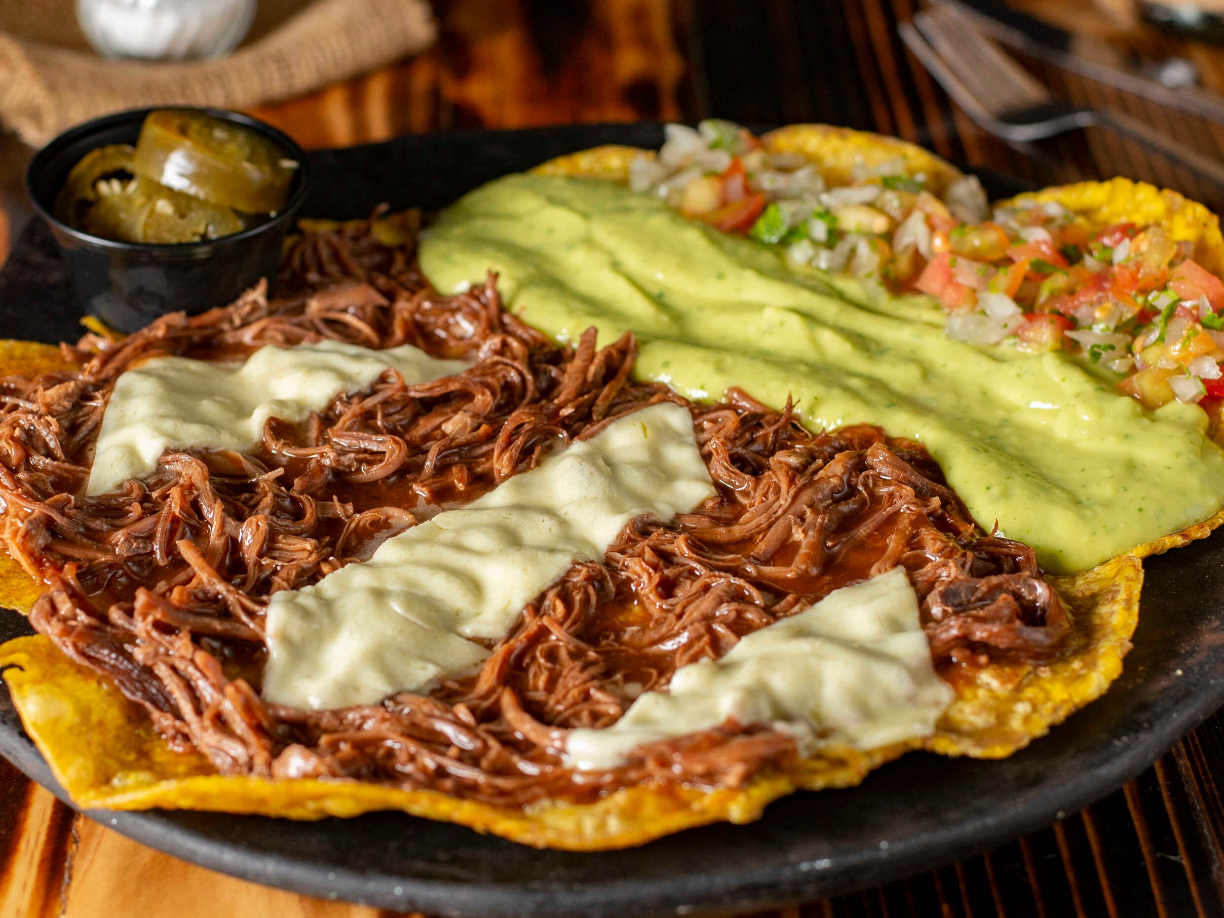 Tostón a la Mexicana + Gaseosa Mini