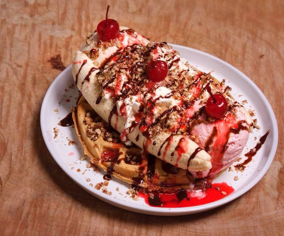 Waffle Banana Split