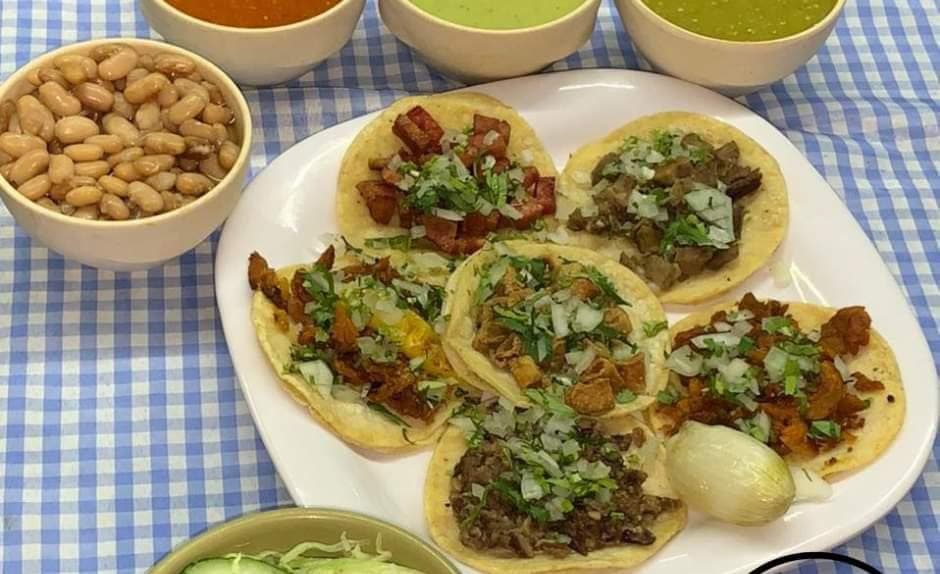 Combo 4 Tacos de Asada + Agua Fresca
