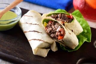 Wrap Arrachera con Pesto Rojo