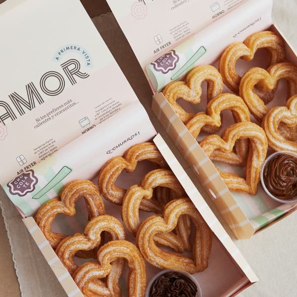 Pack de 12 Churros corazón y 2 Dip de Manjar
