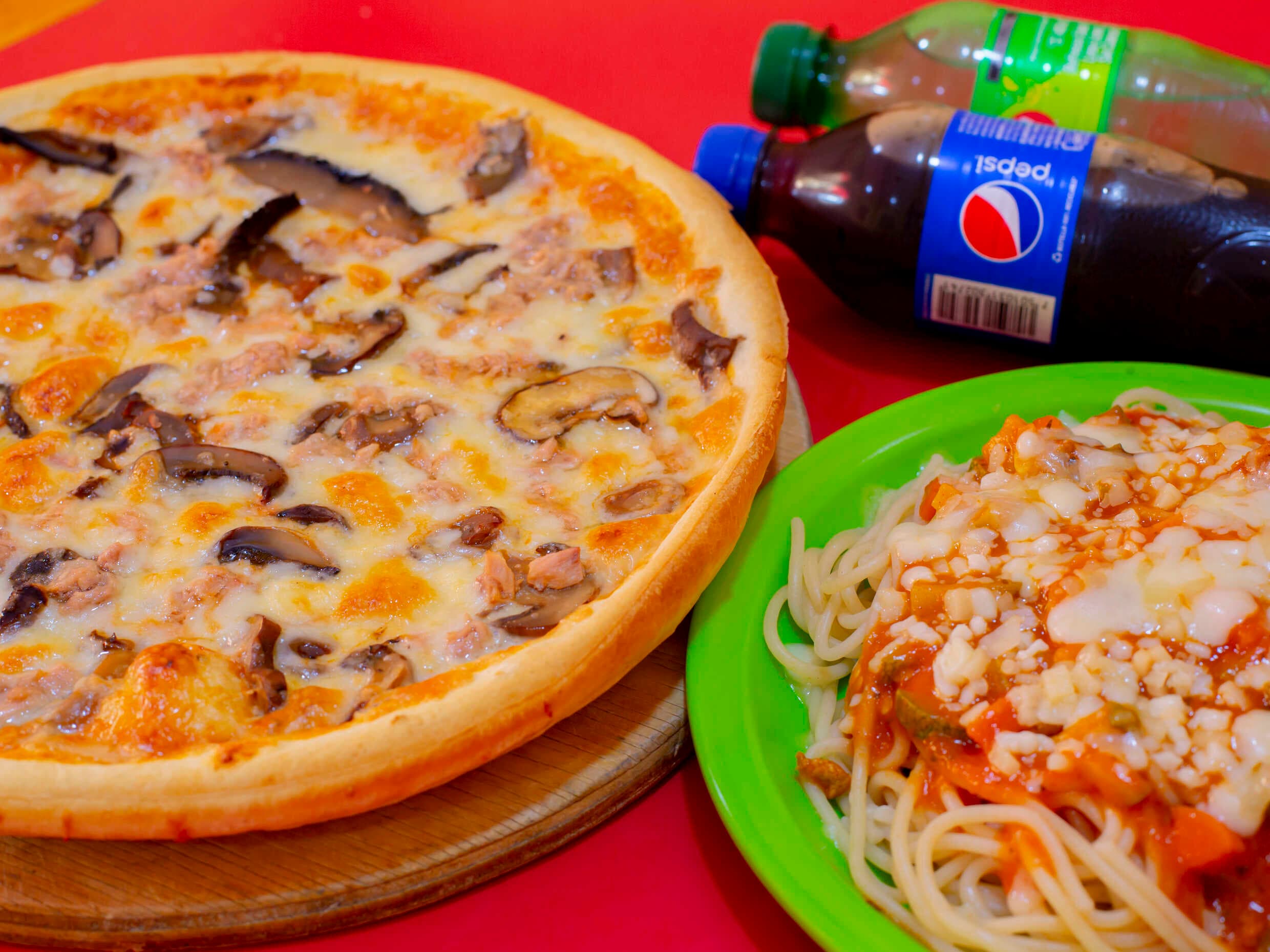Combo 1 Pizza Mediana 4Ing+Spaguetti+2RefrescosCh