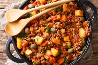 Picadillo, Arroz y Frijoles