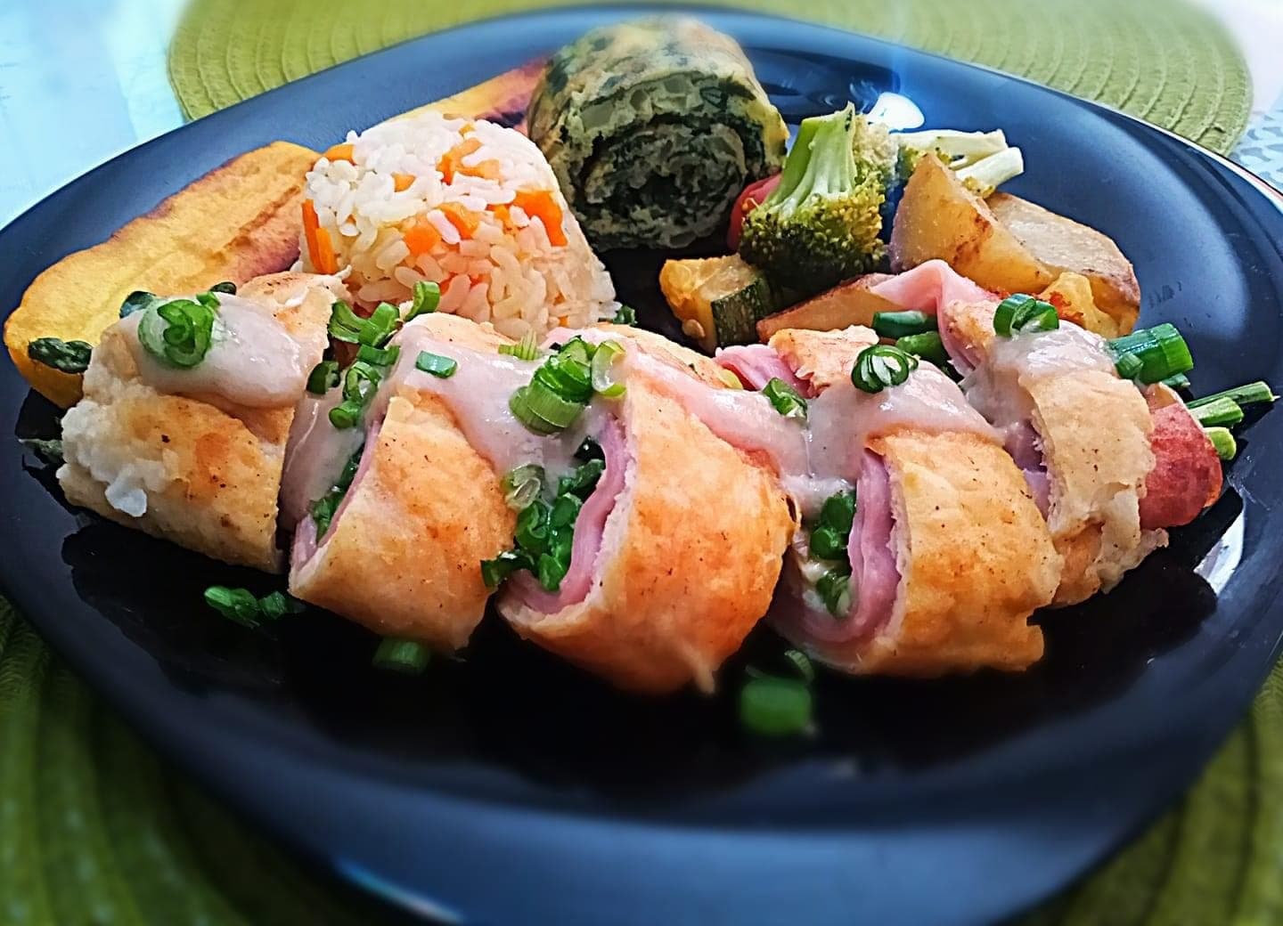 Scalopinne de Pollo con Salsa Cremosa + Bebida