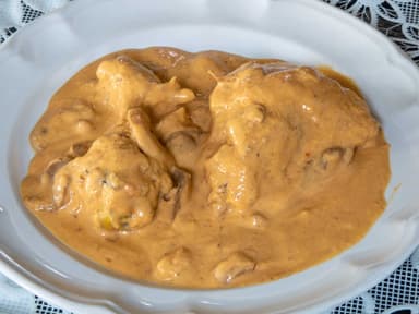 Pollo en Crema de Champiñones