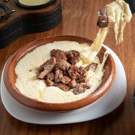 Queso Fundido con Chuleta