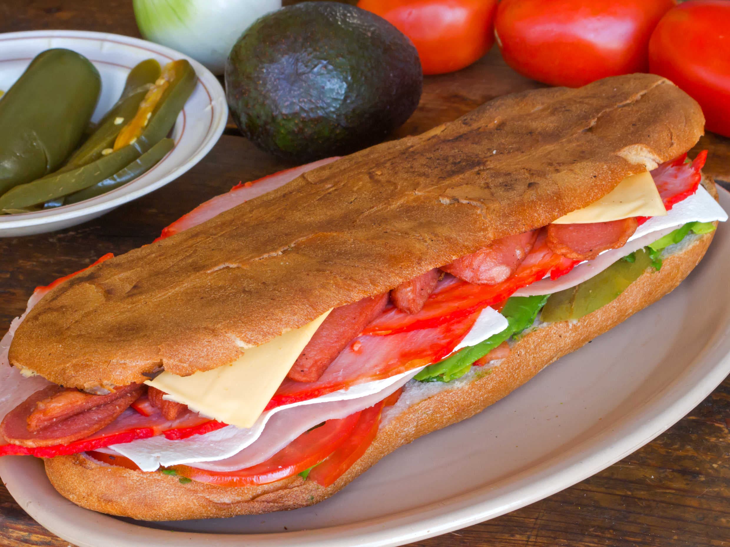 1 Torta Especial + 1 Refresco