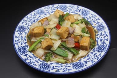 Verduras Saltadas con Taufu Vegetariano