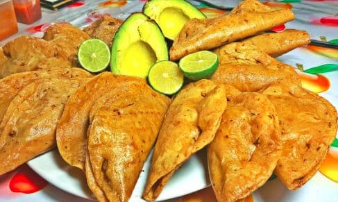 Camarones Empanizados y dos Pescadillas de regalo
