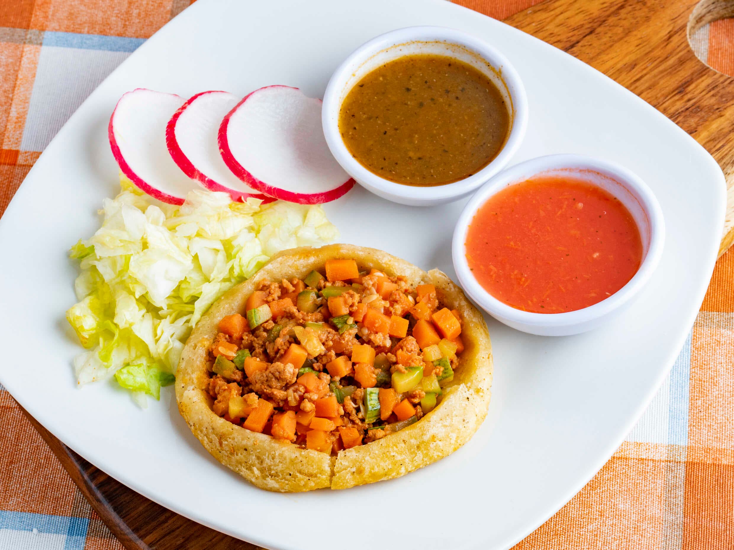 Sope con Picadillo