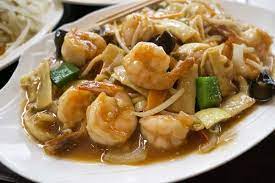 Chow Mein Entero de Pollo y Camarones