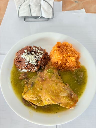 Pollo en Salsa Verde 1 Pieza