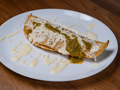 Molote de Chicharrón