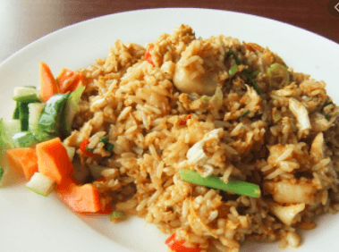 Yakimeshi de mariscos