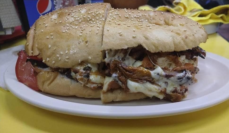 Torta Milanesa, Pierna y Queso