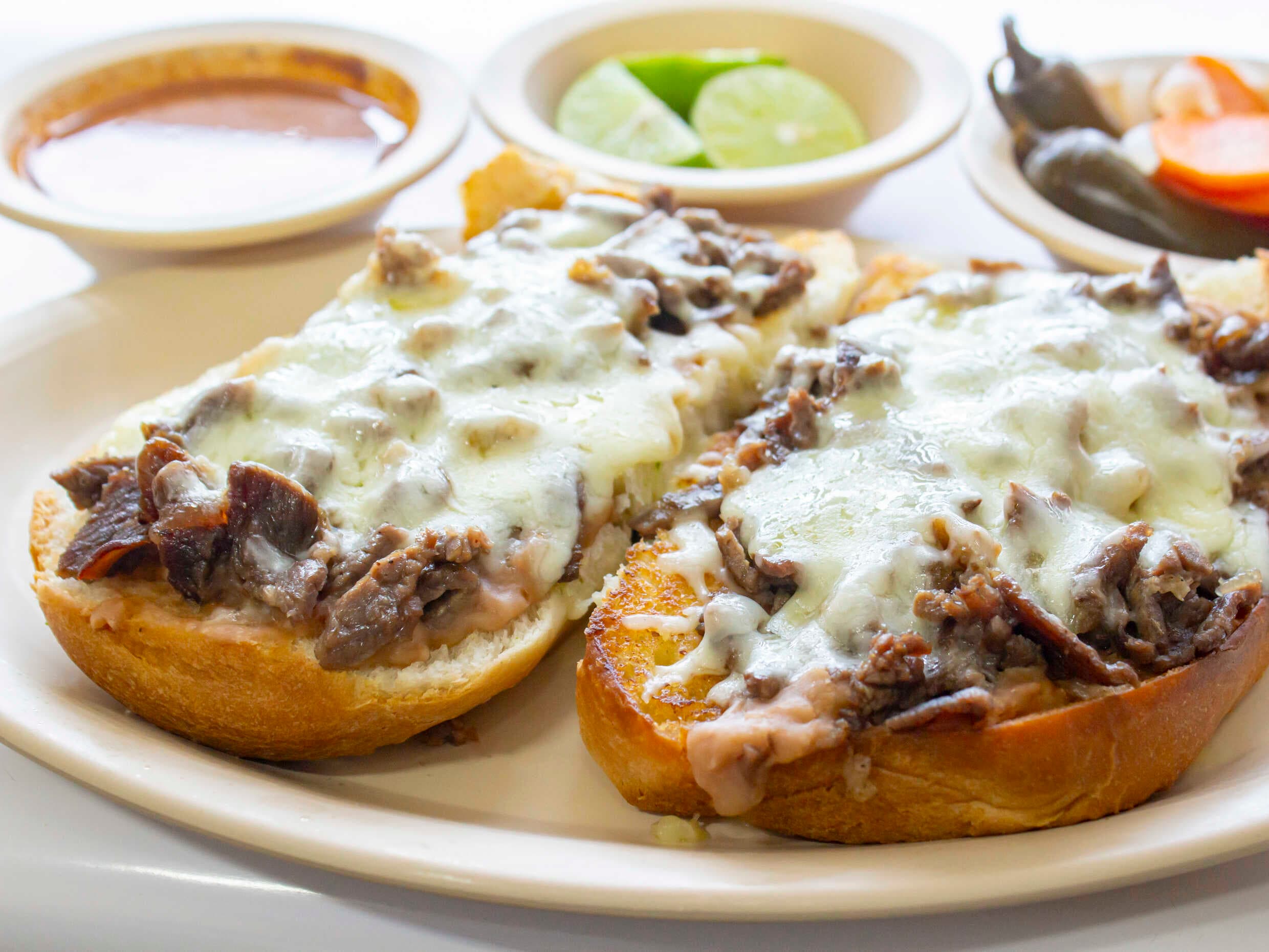 Mollete con Carne
