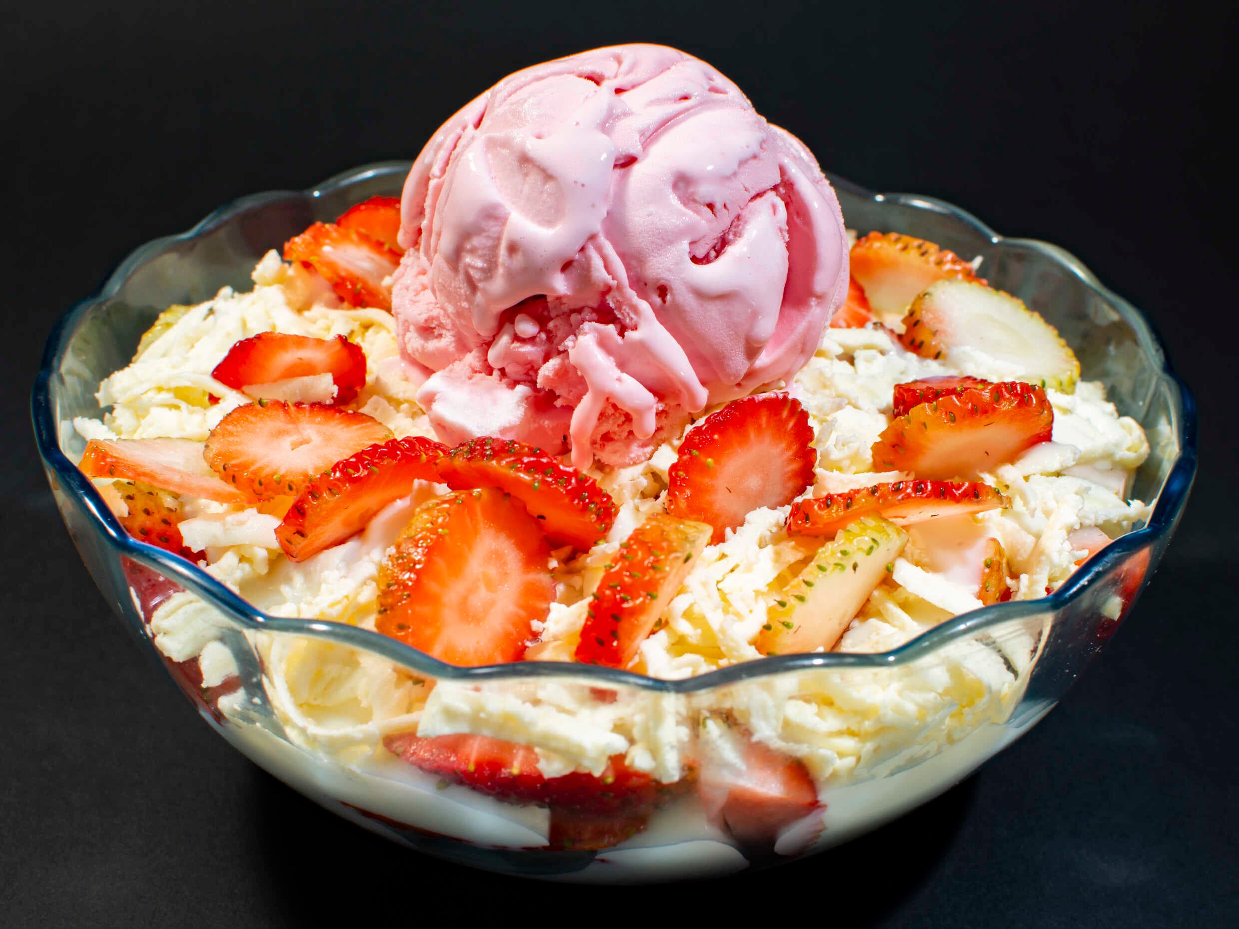 Fresas con Crema Grande 32 Oz