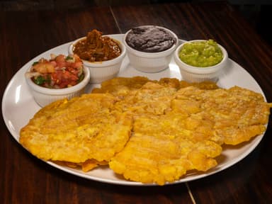 Patacones Corrientes con 3 acompañamientos