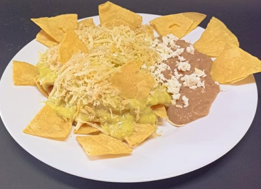 Chilaquiles con Pollo