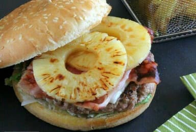 Burger Bistec con Pierna y Piña