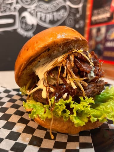 Burger confitada + Papas 120gr
