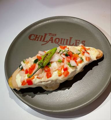Mollete de Frijol con Gratín