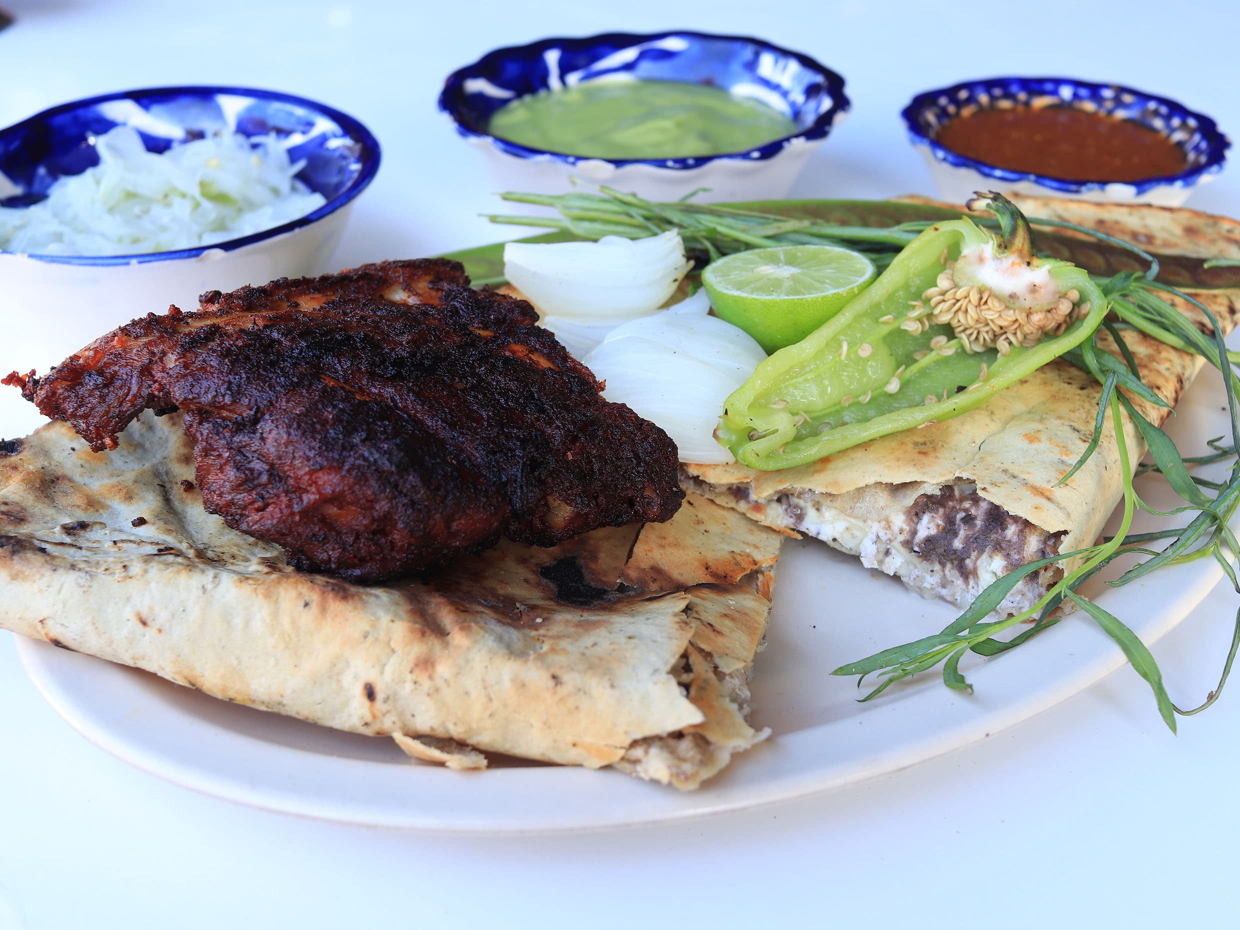 Tlayuda de Costilla de cerdo