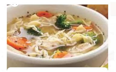 Sopa con Pollo, Verduras y Olores con Tallarín