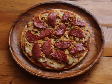 Pizza Clasica Pollo Salami