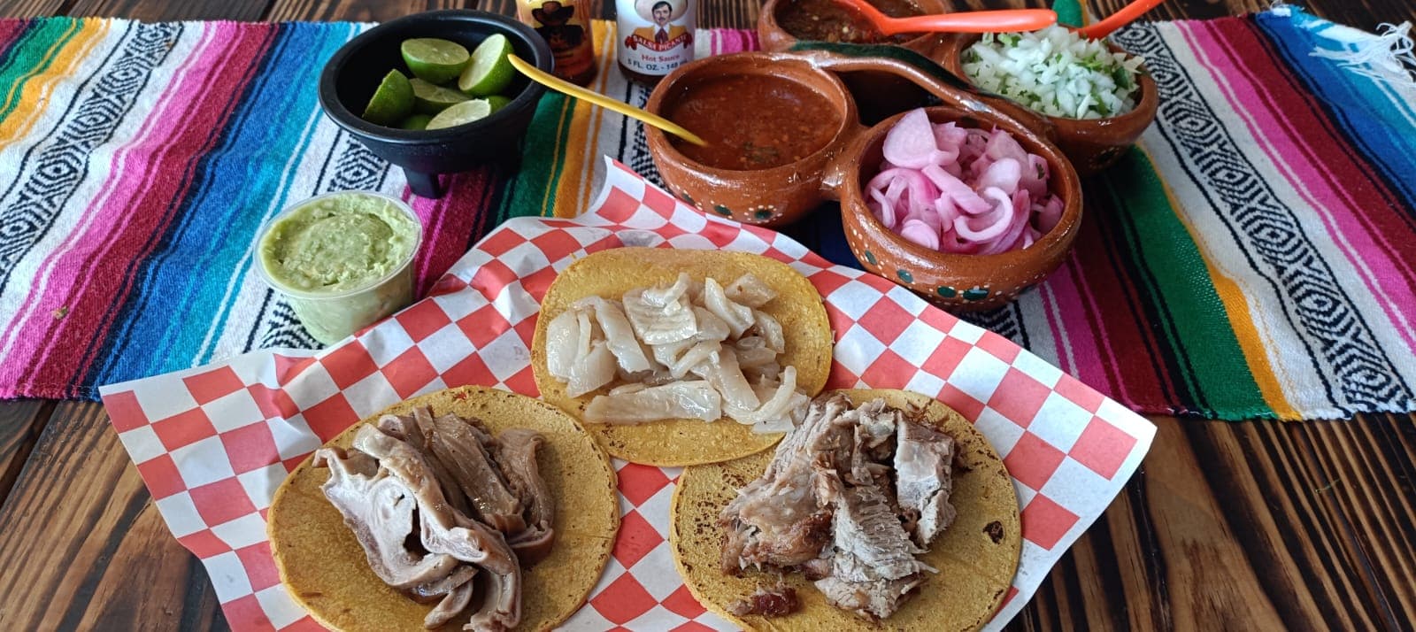 Taco de Mixto Carnita, Buche y Cuero