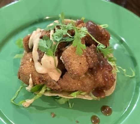 Tostada de Chicarrón de pulpo