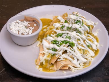 Chilaquiles con Huevo (1 Pieza)