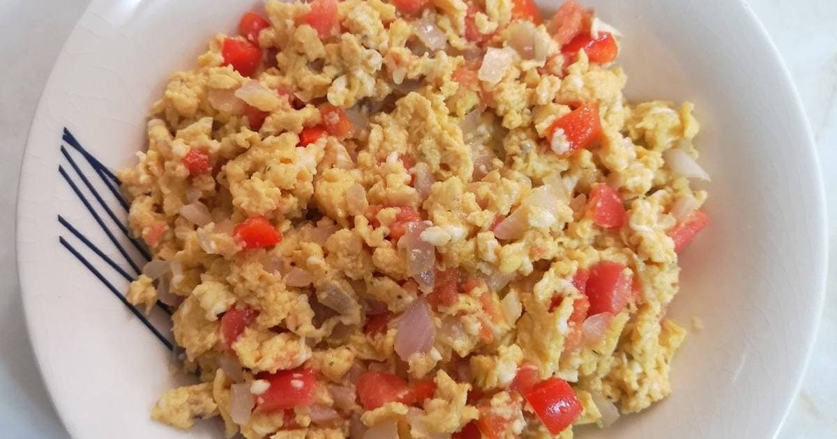 Desayuno4 ( pericos ranchero+arroz+café+arepa)
