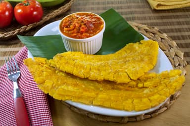 Tostadas de Plátano con Criolla