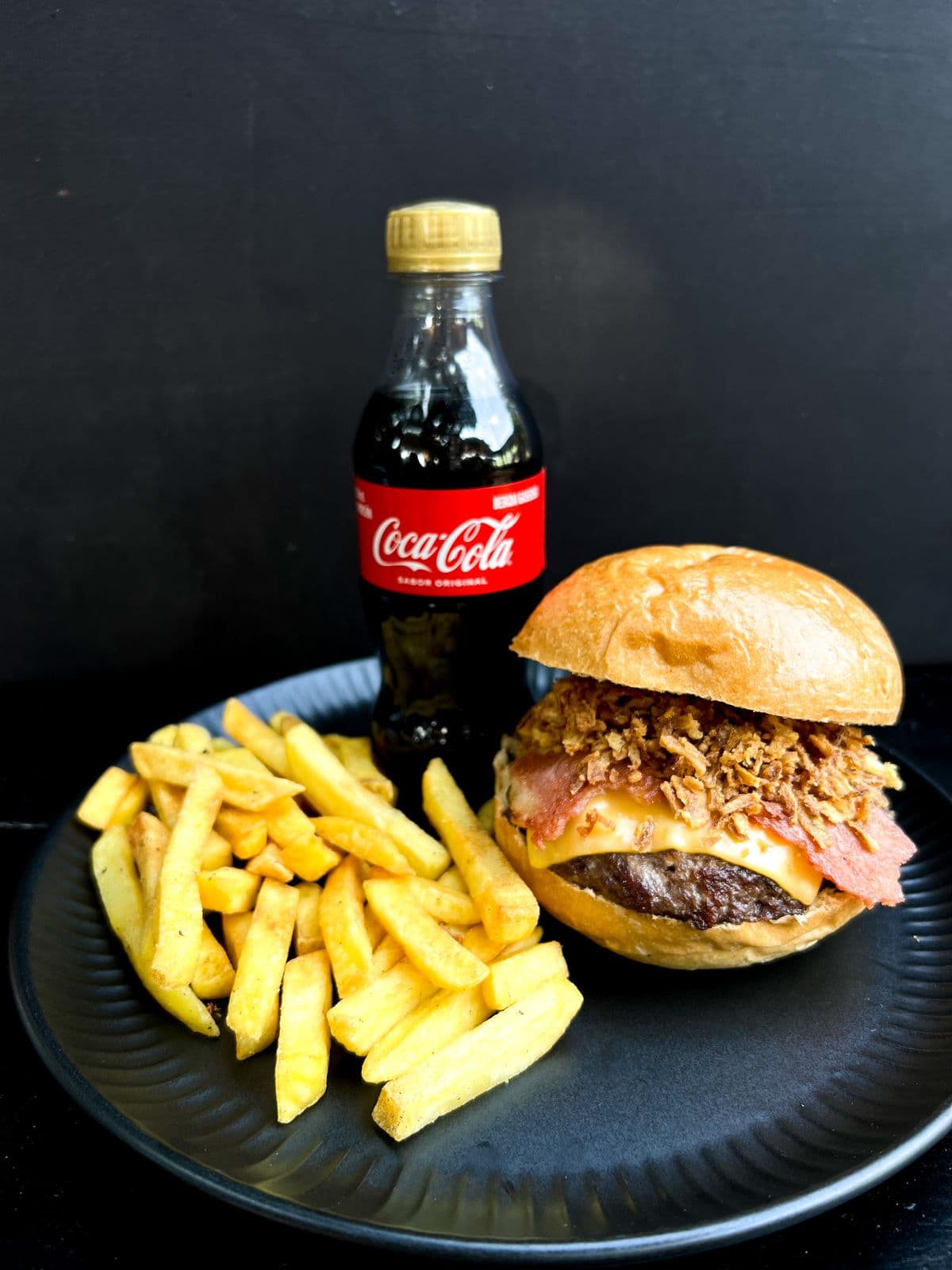 Combo Burger Crunch + Papas + Cocacola