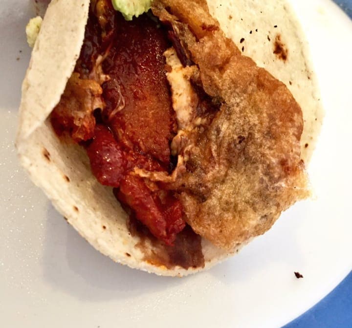 Taco de Carne Enchiladas con Queso Oaxaca