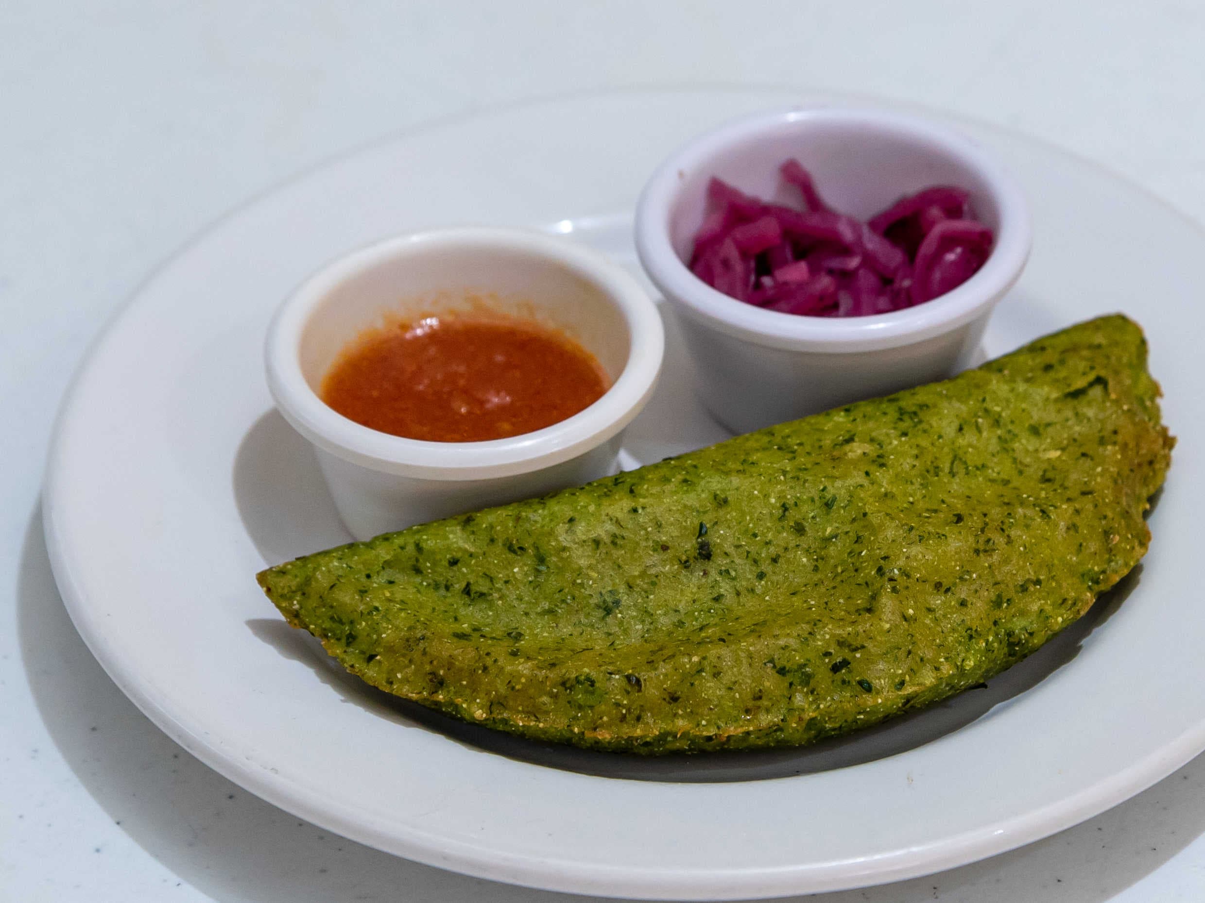 Empanada de Chaya con Queso Mozzarella