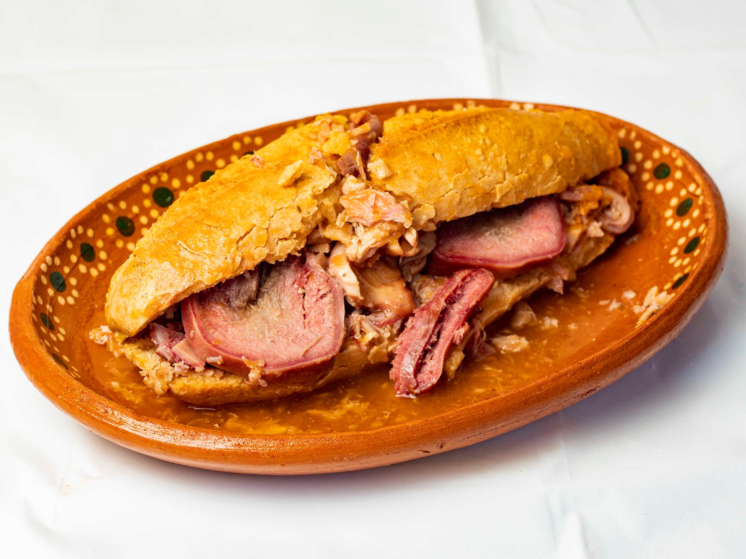 Torta Ahogada de carnita/lengua