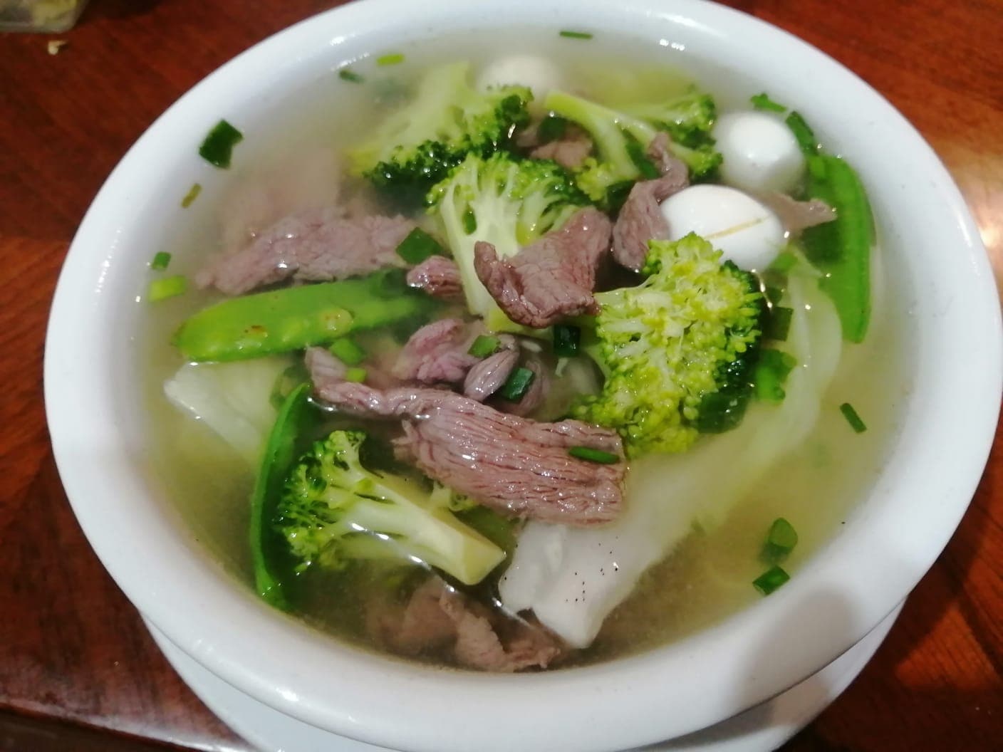 Sopa de Carne con Huevo y Tallarín