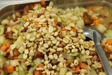 Pollo Encacahuatado