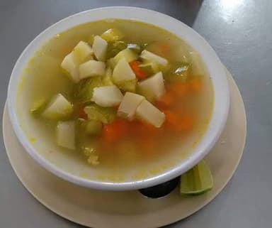 Caldo de Pollo